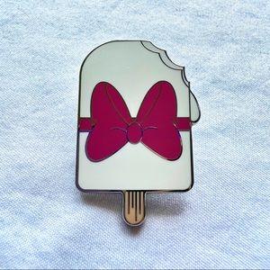 ✨ 2/$24 or 3/$30✨ Disney Marie Ice Cream Bar Pin
